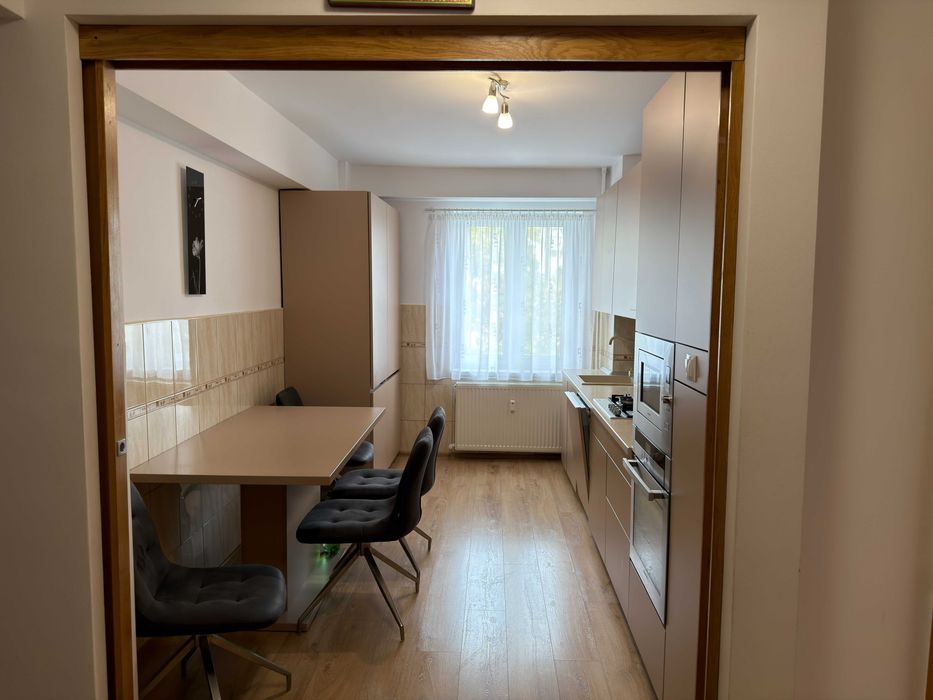 Vănd apartament cu 3 camera, etajul 1 zona Dimitrie Cantemir
