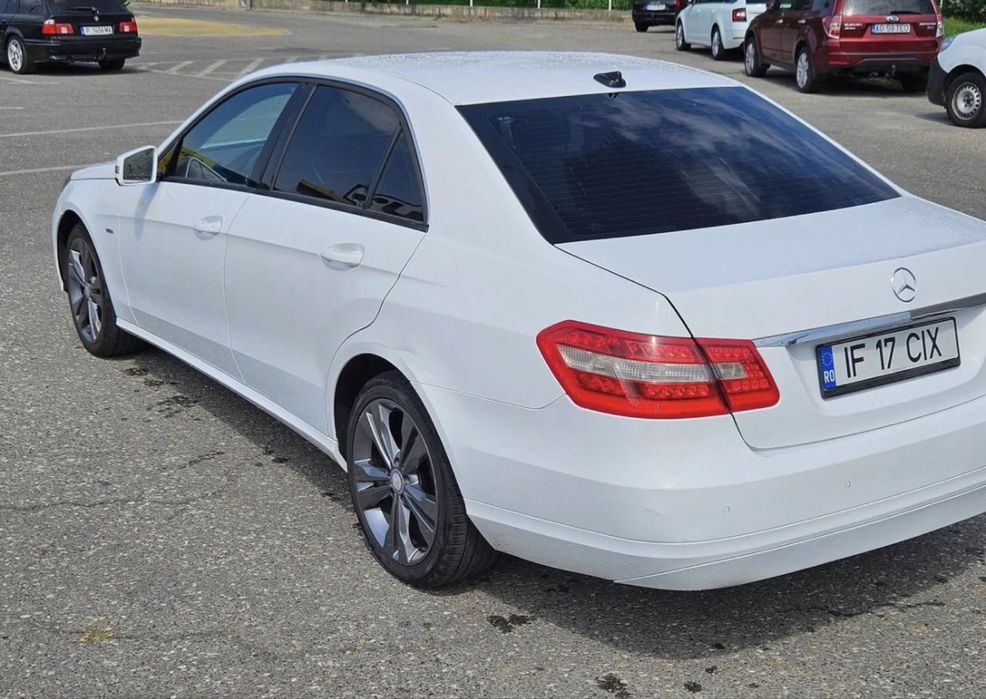 MERCEDES-BENZ E-Class 2012 — imagine 3