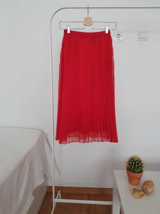 Продавам плисирана пола H&M, размер XS/S