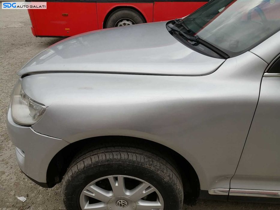 Aripa Stanga Fata cu Defect Volkswagen Touareg 7L FL Facelift 2007 - 2010 Culoare LA7W [0421]
