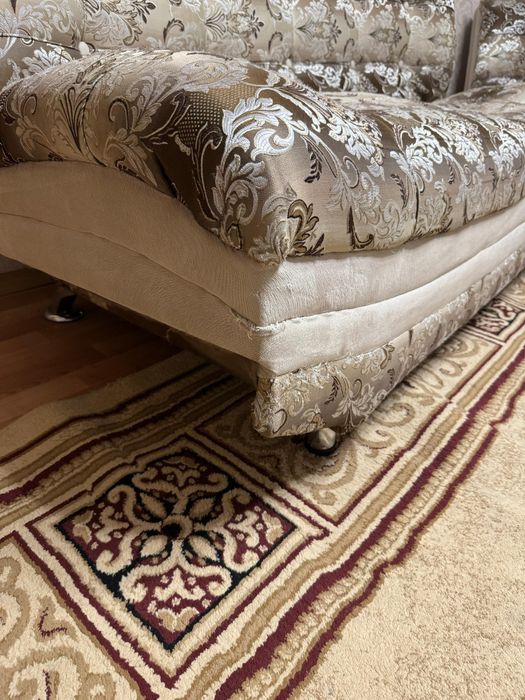 Диван и два кресла