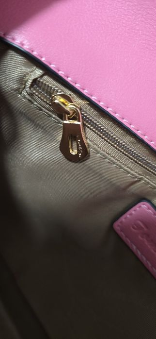 Нова.  Дамска оригинална  чанта  Gucci Petite GG / Interlocking G).