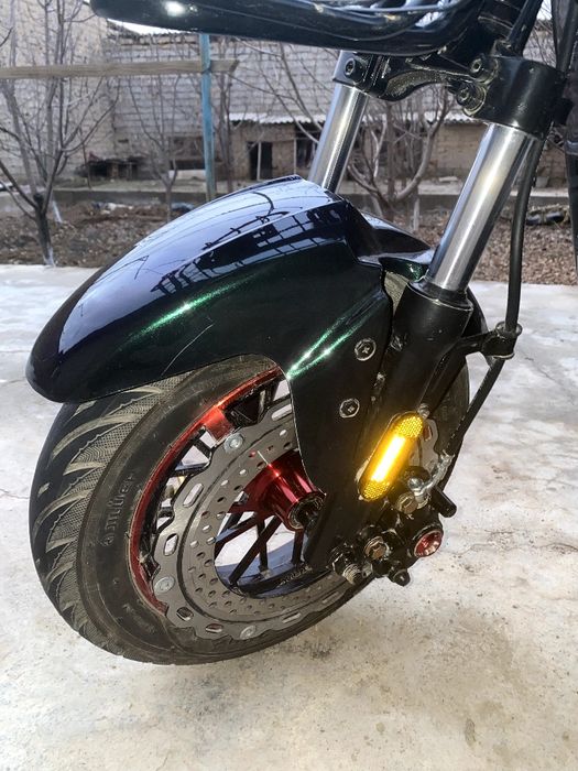 Elektron sukuter Yougoumi firmasiniki