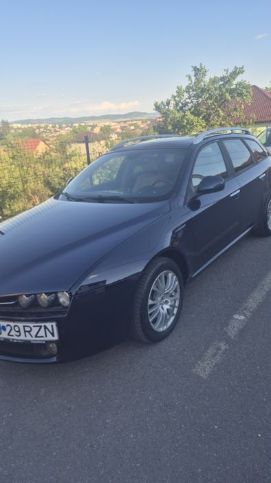 Vând Alfa Romeo 159