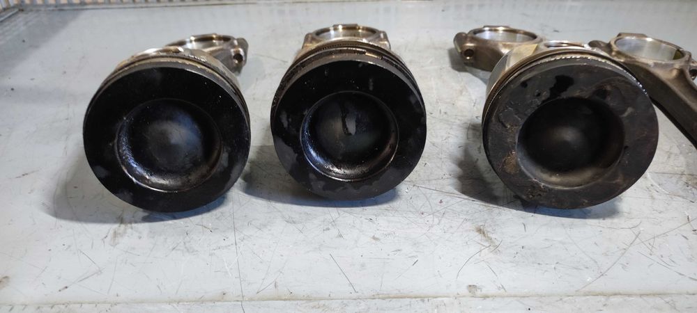 Piston volkswagen vw passat golf 1.6 tdi E6 cod motor CRK