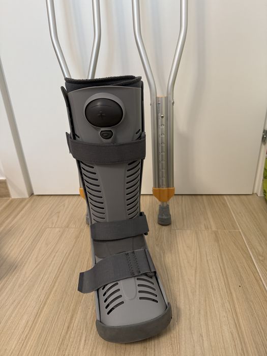 Orteza glezna Rebound Air Walker B2429