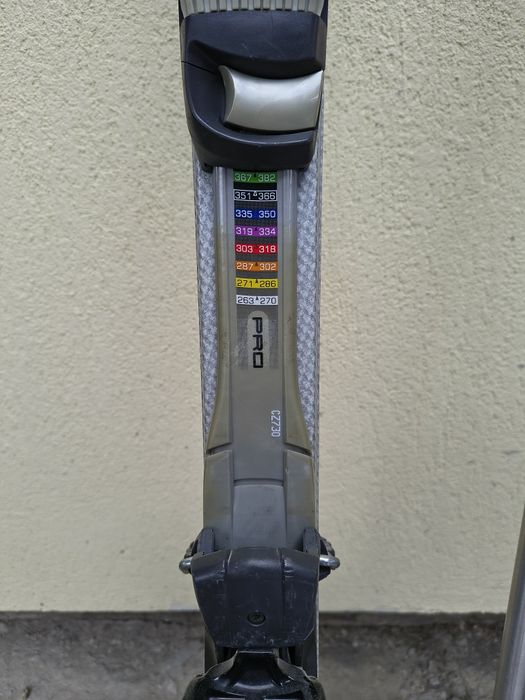 Vând schiuri Head 163 cm și bețe