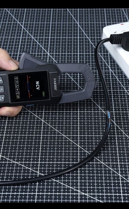 Мультиметр и токовые клещи Fnirsi