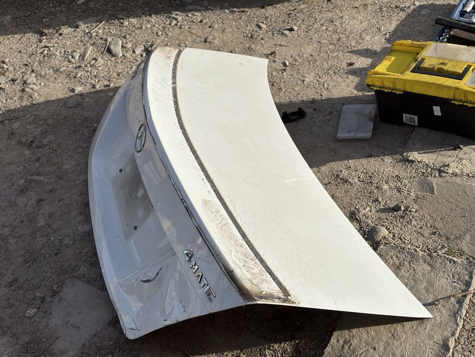 Капак багажник MERCEDES W204 FACELIFT забележки