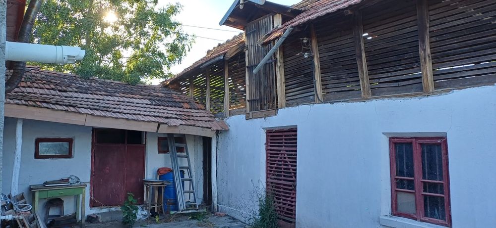 Vand casa la Terpezita