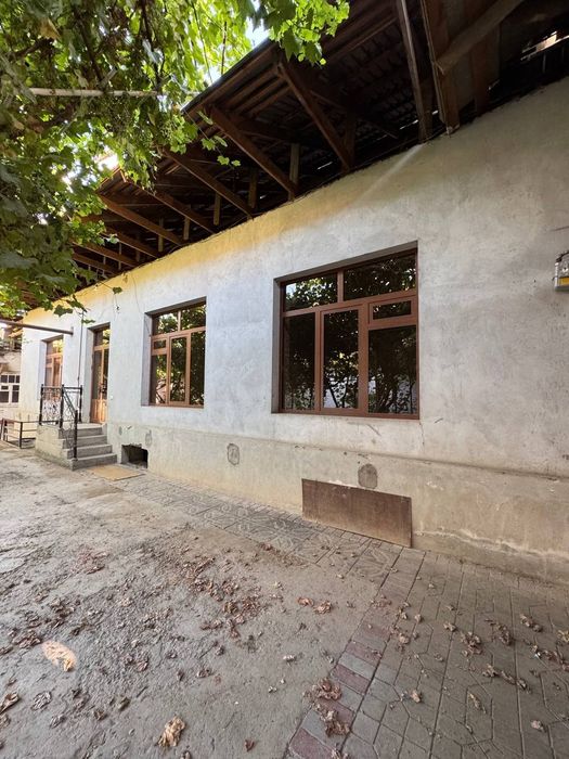 ВДОЛЬ ДОРОГИ.Срочно продаётся дом.