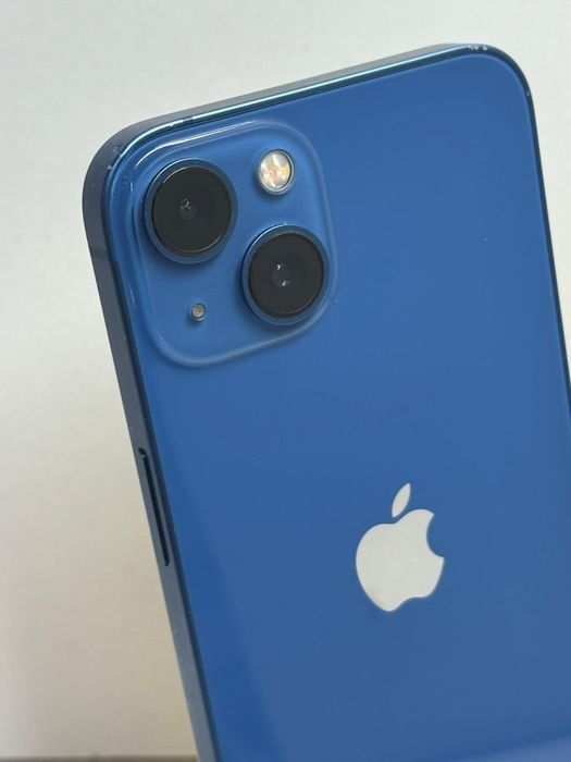 Продам Айфон 13 128г