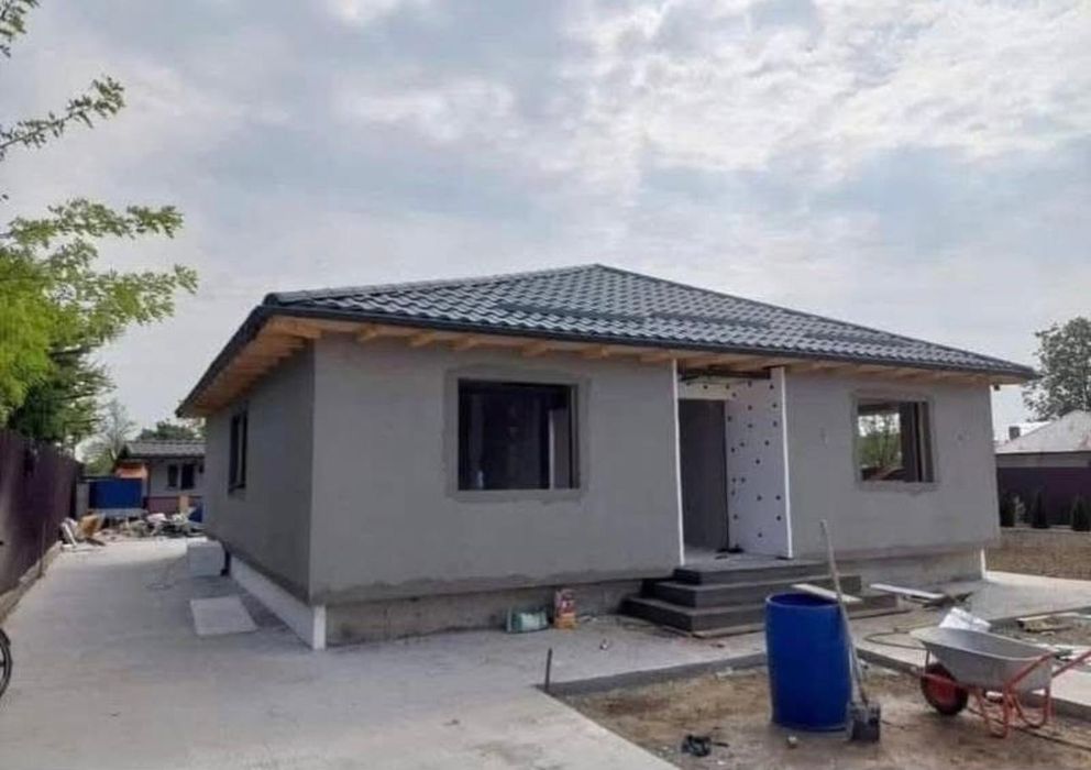 Vând Case modulare pe structura metalica