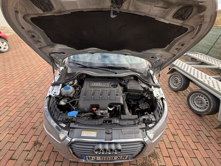 Vând Audi A1 2011