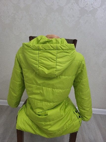 Продам куртку весна 42-44 размера