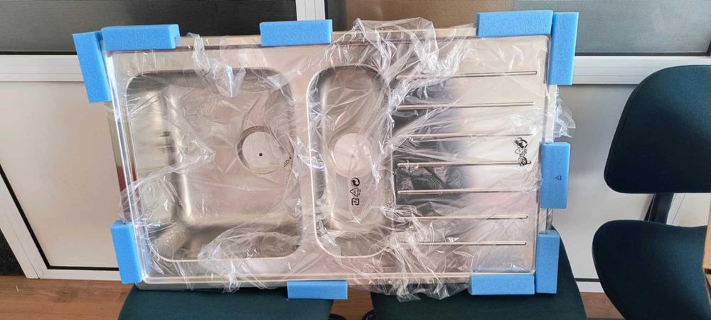 Двойна стоманена кухненска мивка с плот