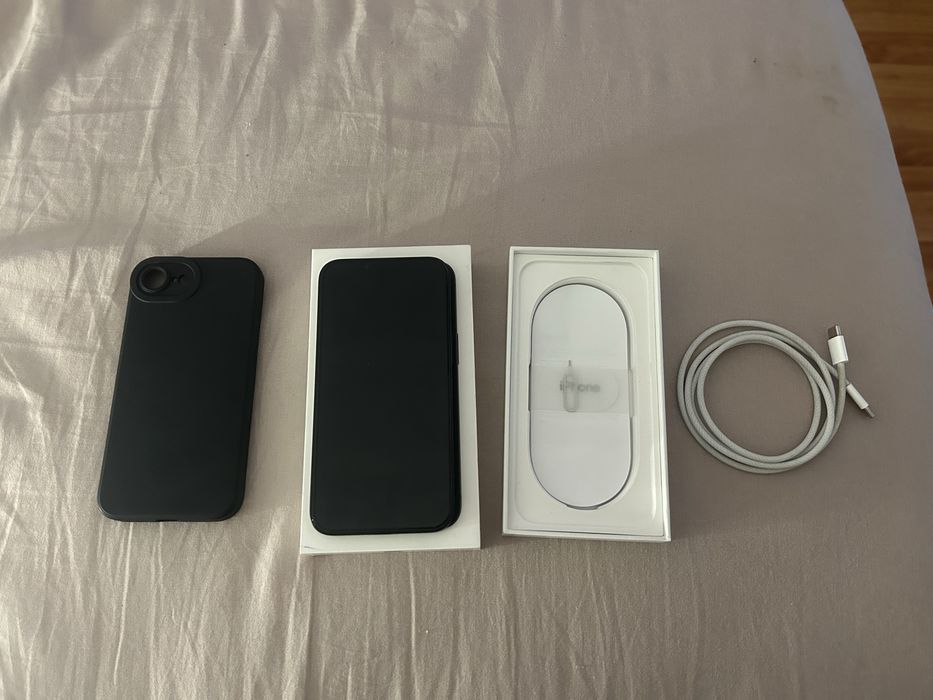 Telefon iphone 16 e. Este nou nout, in stare perfecta
