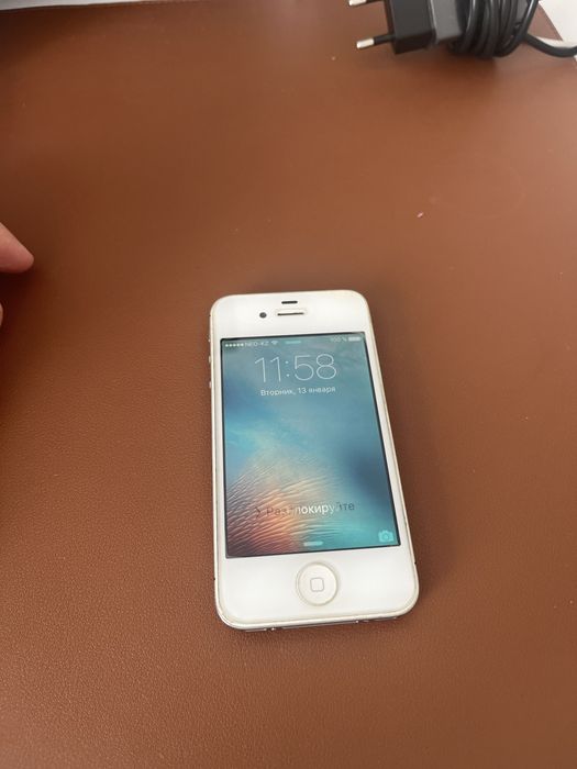 Iphone 4s в хорошем состоянии