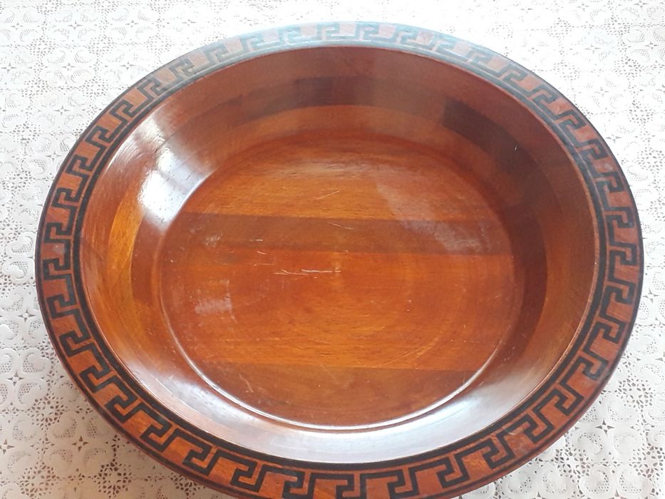 Агаш   табактар сатылады.