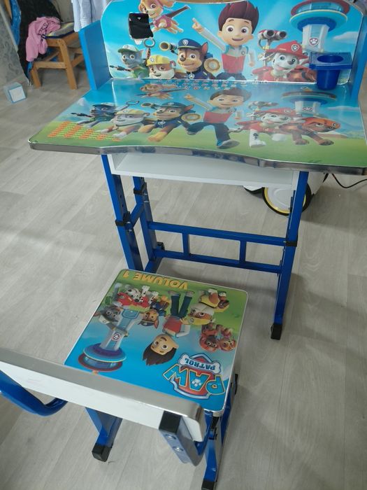 Продам парту детскую