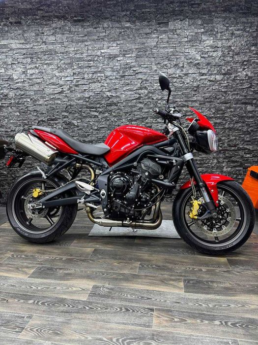 Triumph Street Triple 675 R Batyr Moto