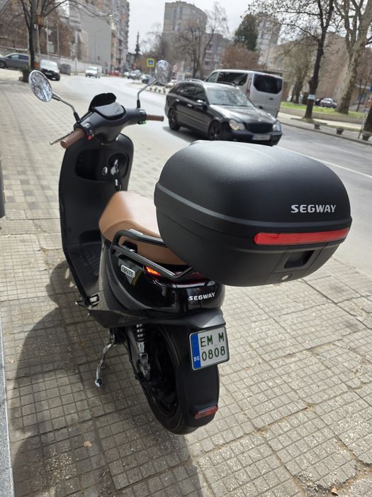 Segway e125s на 300 km електрически скутер.