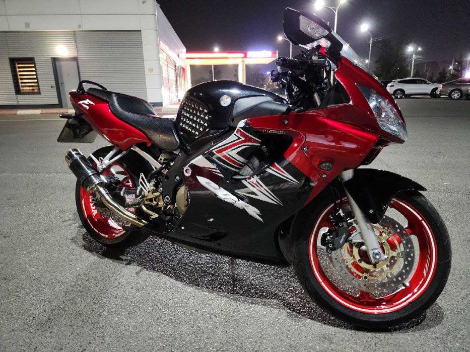 Продаётся Honda CBR f4i