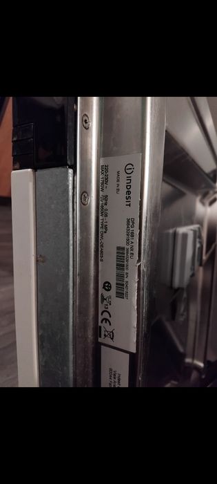 Vând mașină de spălat vase indesit  150 lei pentru piese de schimb