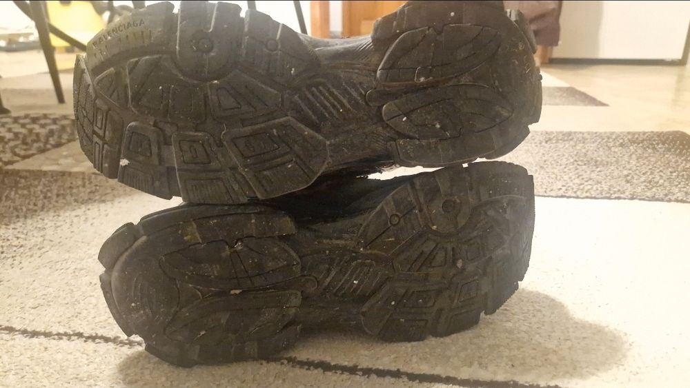 Balenciaga runners Graffiti - Black Red