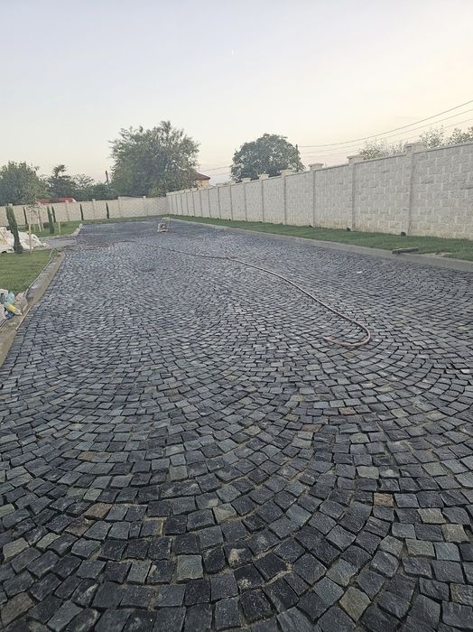 Vând si montez piatră cubica