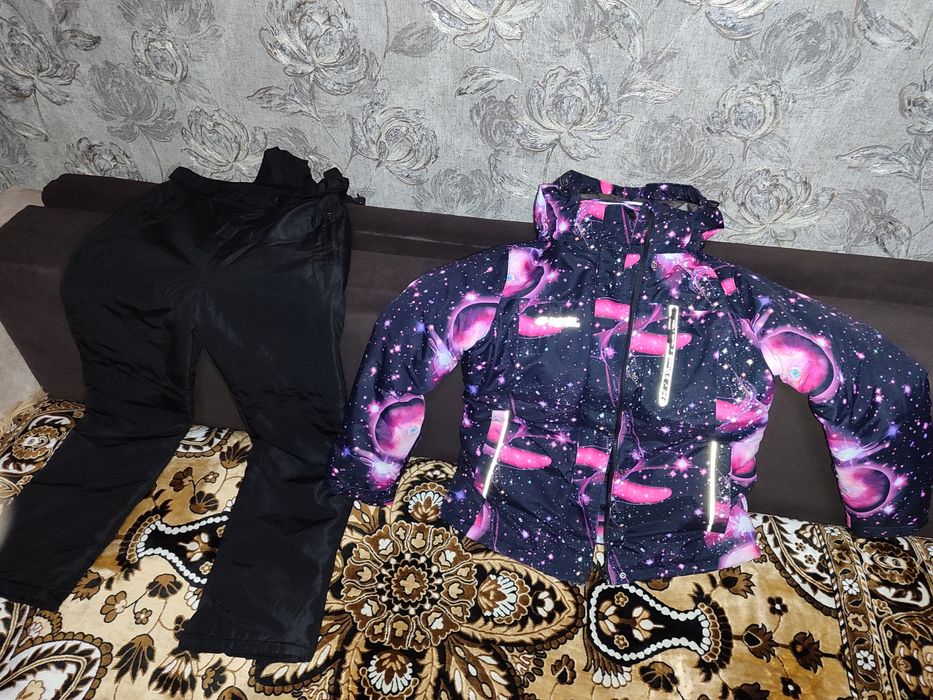 Продам лыжный костюм на девочку