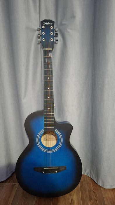 Акустическая  гитара