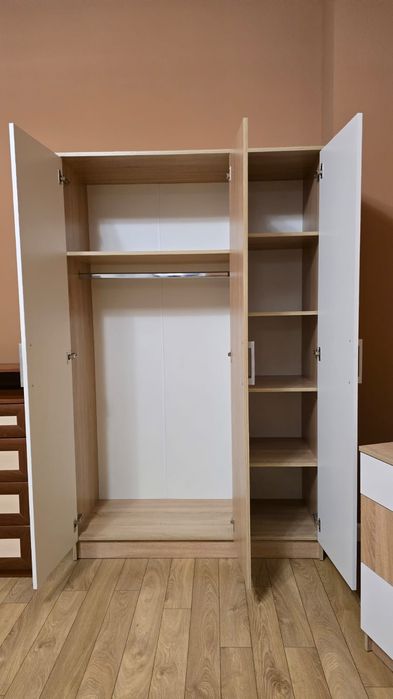 Продам спальный гарнитур двуспальный