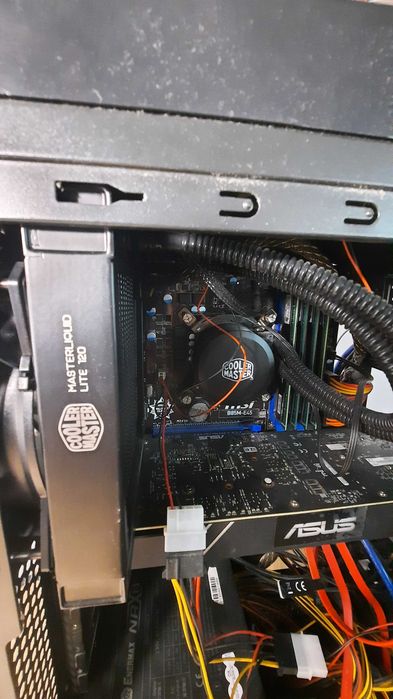 PC desktop si monitor AOC