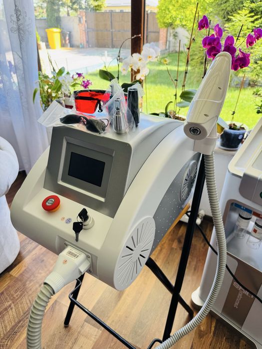 Laser Picosecon 1 milion impulsuri Carbon Peel Rejuvenare Faciala