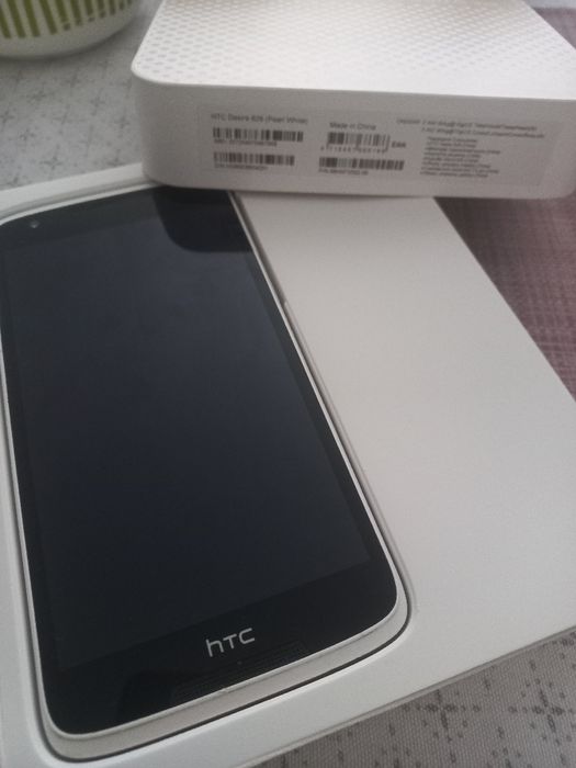 Телефон HTC desire 828 работещ