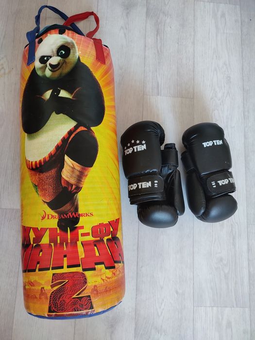 Детская боксёрская груша и два комплекта перчаток