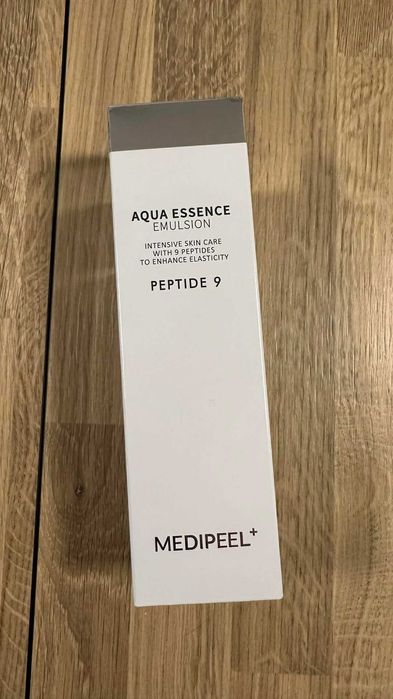 MediPeel Peptide 9 Aqua Essence Emulsion