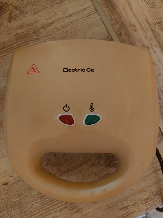 Сэндвичница, тостер, бутербродница