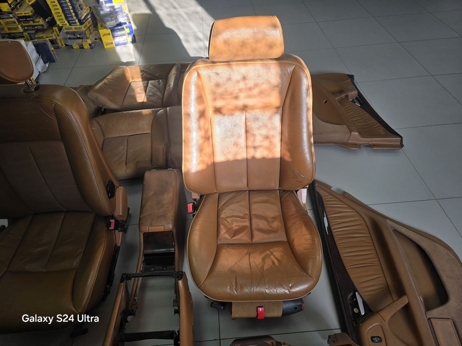 Салон от Mercedes-Benz 210