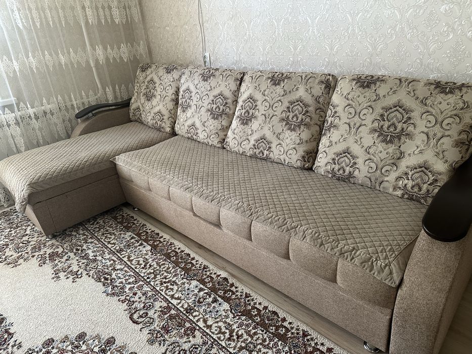 Продам Диван в хорошем состоянии