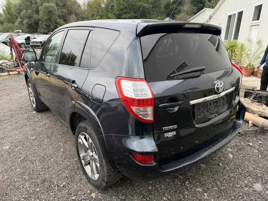 Toyota Rav4 2010г Facelift 2.2 150 кс На Части