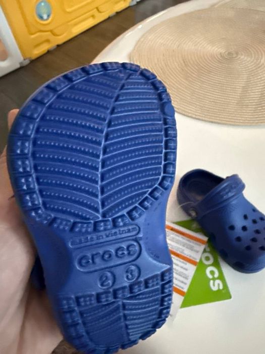 Продавам НОВИ Crocs сандали Оригинал за момче