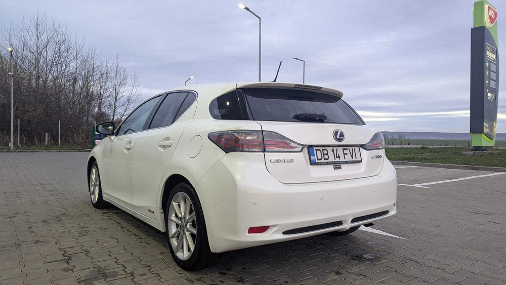 Lexus CT200h Toyota Auris Corola Prius Premium hibrid automata