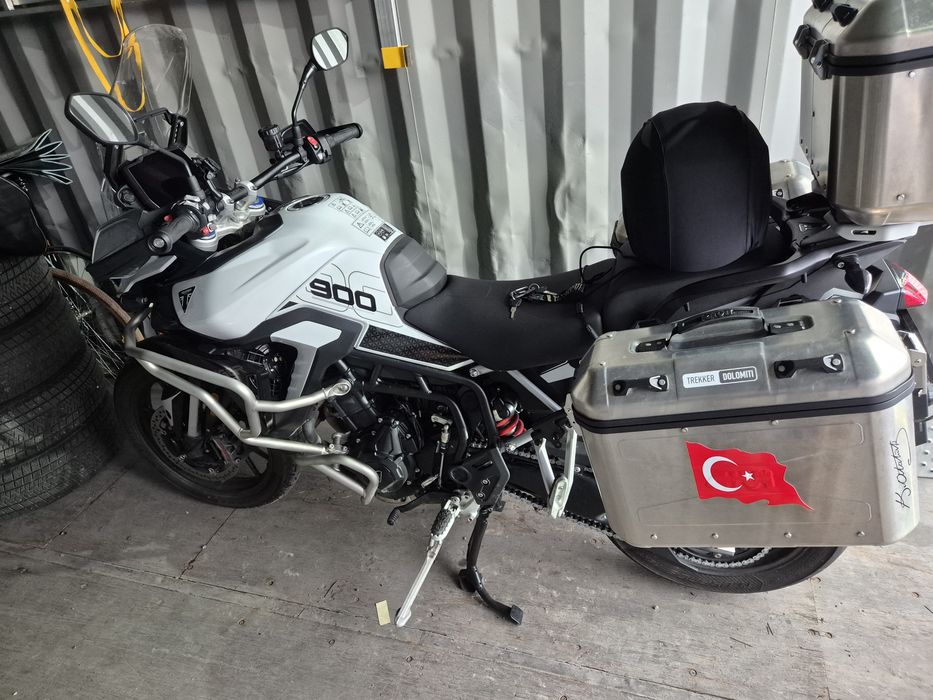 Triumph 900 GT Pro