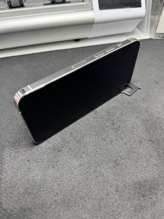 IPhone 13 Pro,  256Gb, alb, 76% baterie. Doar predare personala! Nu trimit prin curier