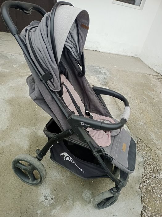 Коляска детская, очень удобная.