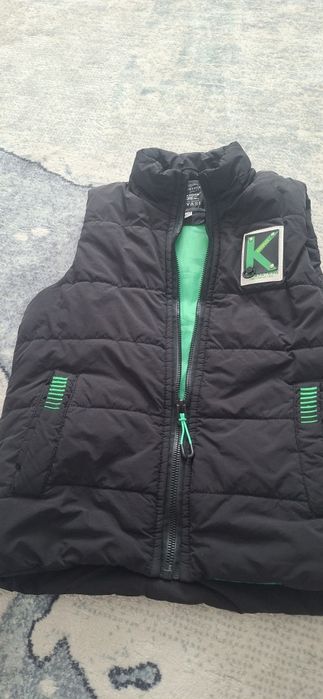 Безрукавка,педжак на 5-6 лет