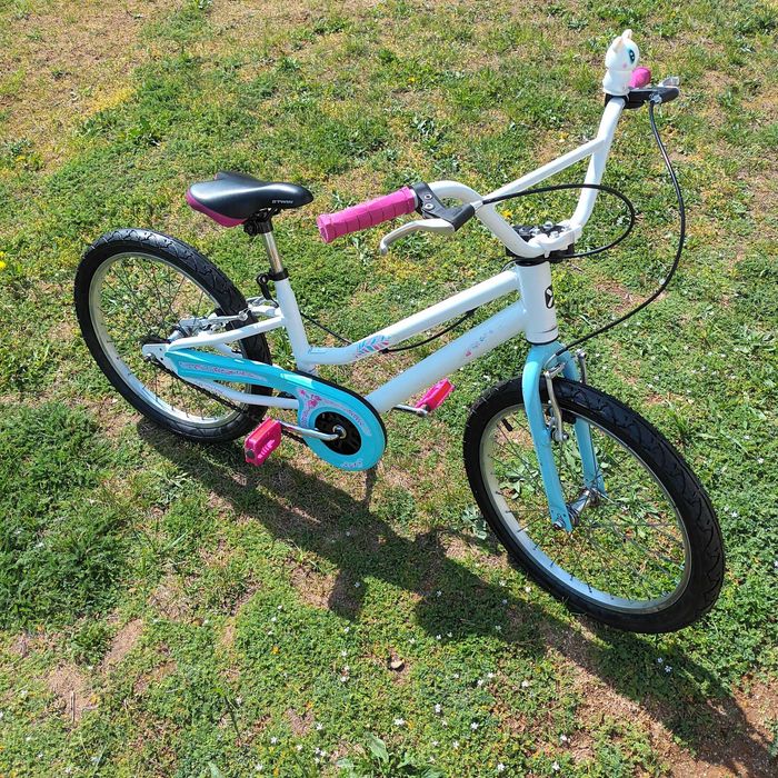 Vând bicicletă copii, roți de 20 inch, marca B’Twin, în stare foarte bună