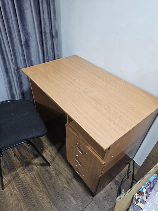 Продам стол со стулом